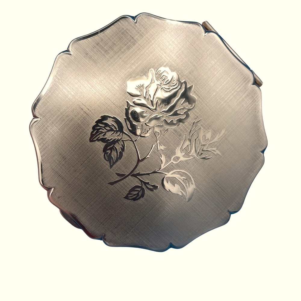 Stratton Goldtone Metal Female OS Vintage Rose Etched Powder Compact